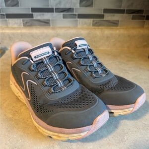 Sketcher's Women Slip-Ins Glide-Step Gray And Pink Shoe! Size 7 Wide Fit!